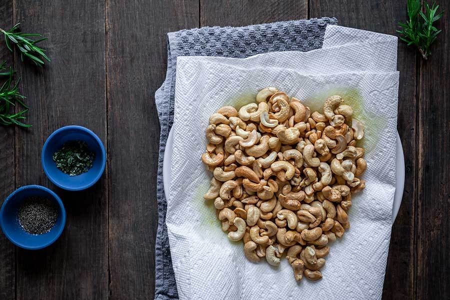 Rosemary and Olive Oil Roasted Cashews